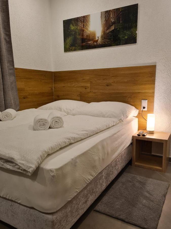 Wellandhome Aalen - 6 Rooms Esterno foto