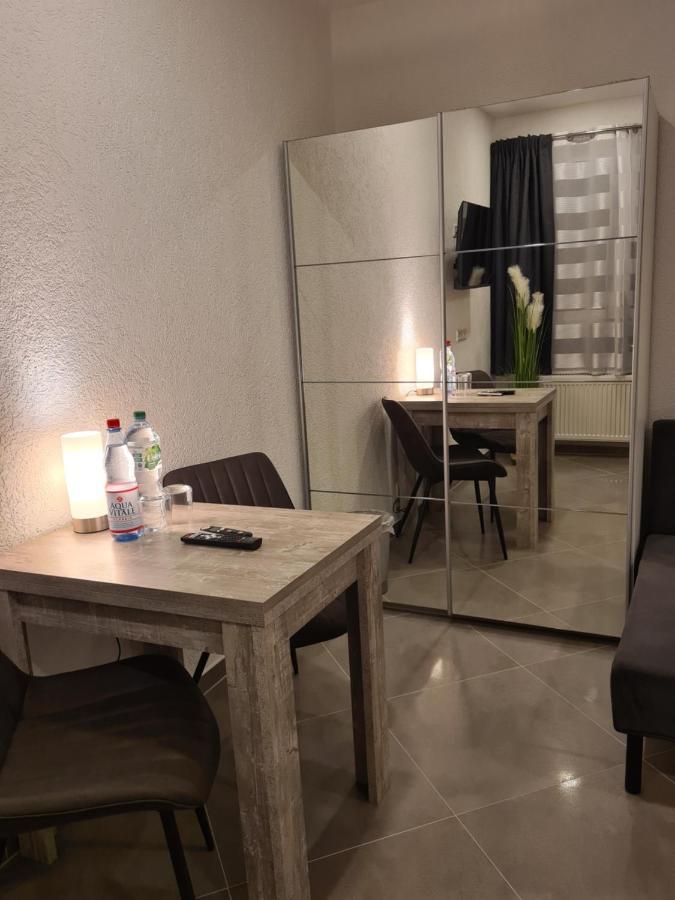 Wellandhome Aalen - 6 Rooms Esterno foto