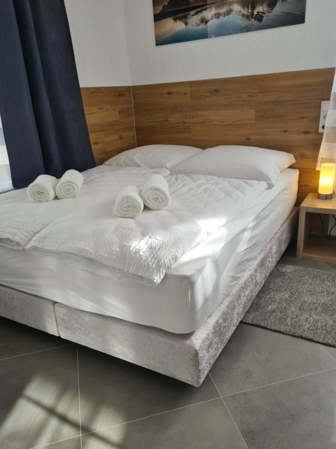 Wellandhome Aalen - 6 Rooms Esterno foto
